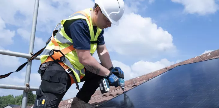 Can solar panels work with smart meters?